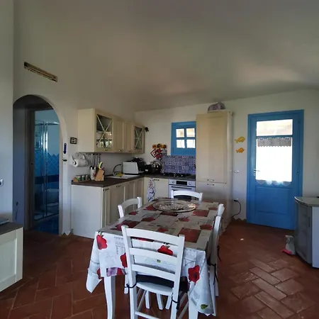Blue Sea House בית נופש *